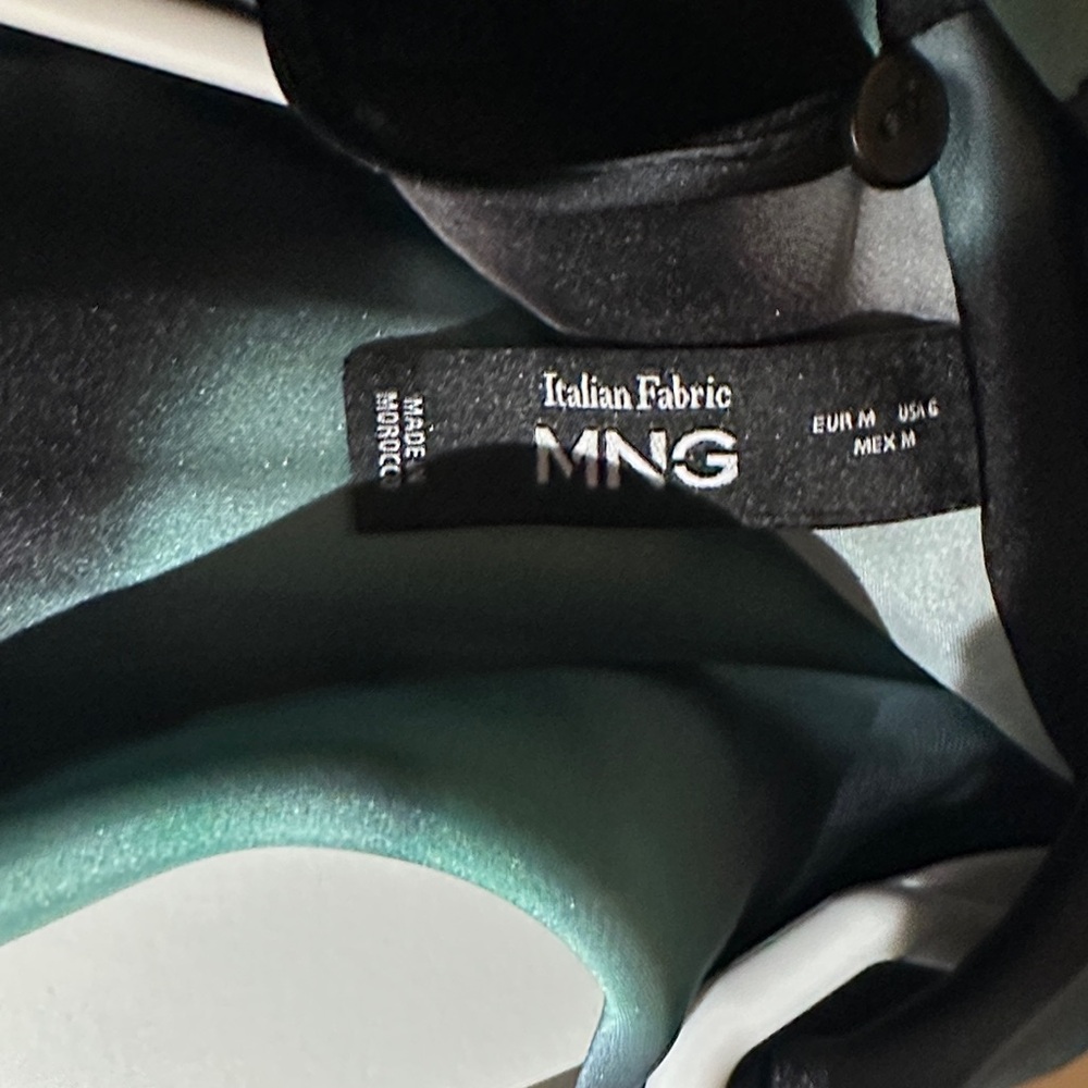 MANGO Elegant Black and Green Women's Top - Picture 3 of 4